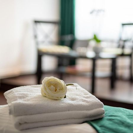 Escala Rooms Ghimbav Екстер'єр фото