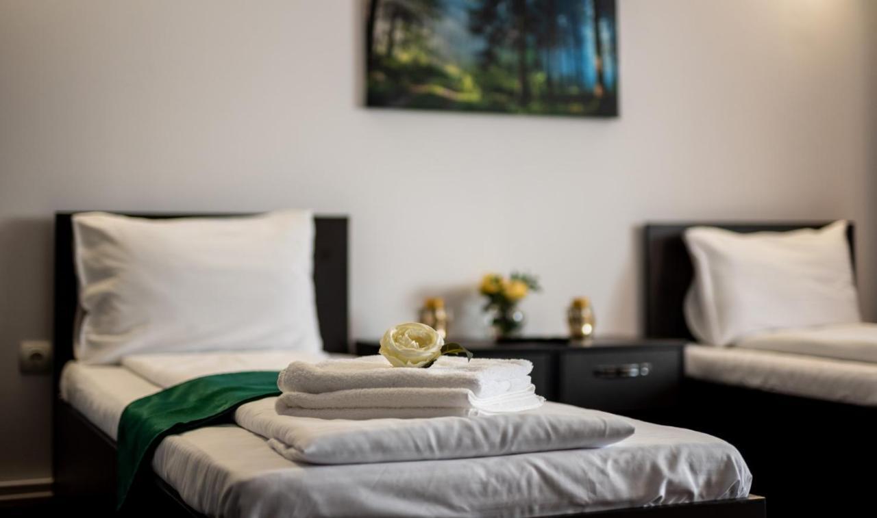 Escala Rooms Ghimbav Екстер'єр фото