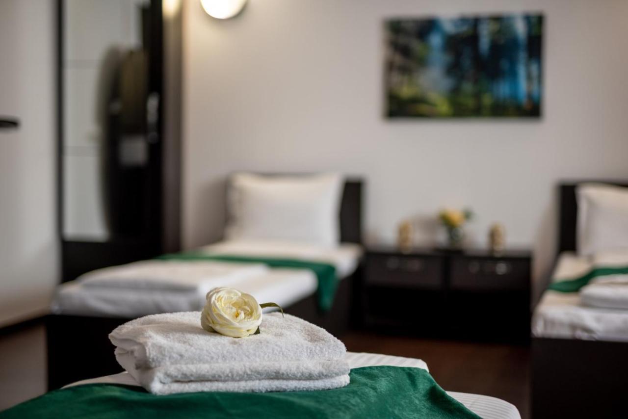 Escala Rooms Ghimbav Екстер'єр фото