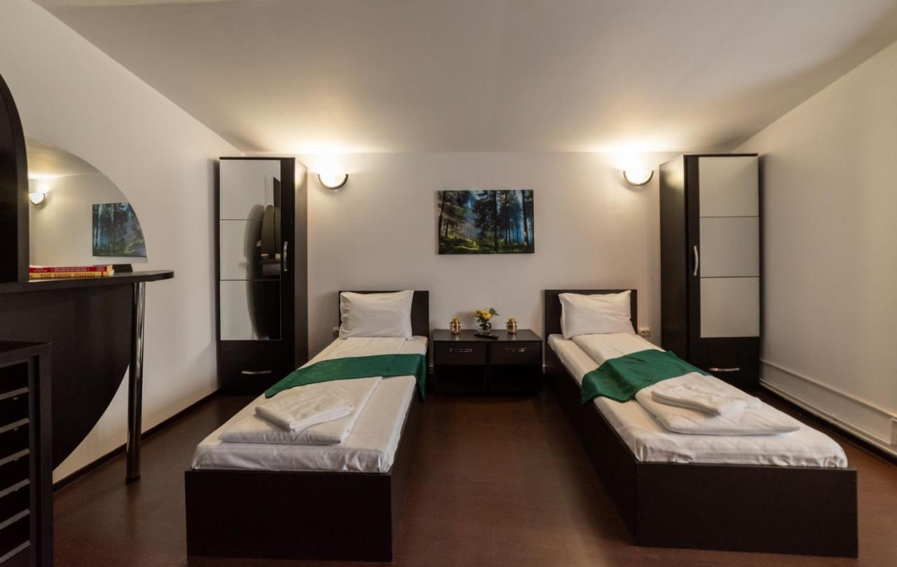 Escala Rooms Ghimbav Екстер'єр фото
