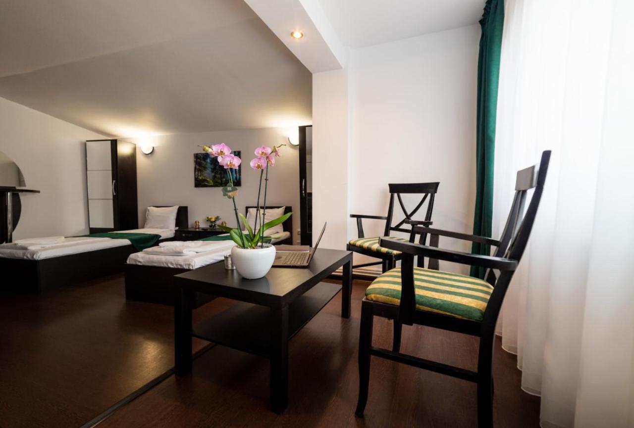Escala Rooms Ghimbav Екстер'єр фото
