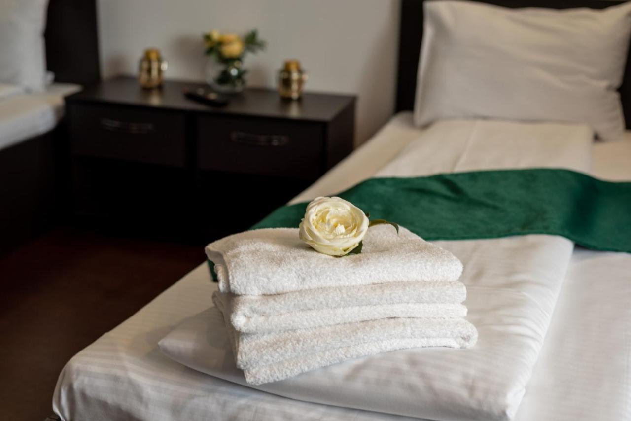 Escala Rooms Ghimbav Екстер'єр фото