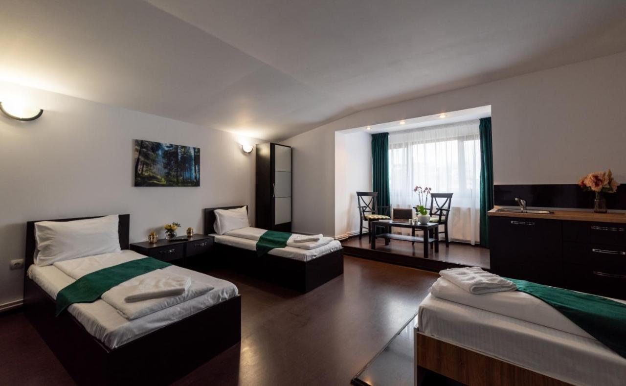 Escala Rooms Ghimbav Екстер'єр фото