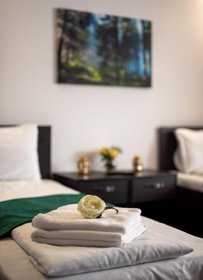 Escala Rooms Ghimbav Екстер'єр фото
