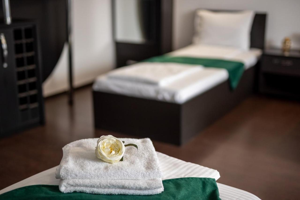 Escala Rooms Ghimbav Екстер'єр фото