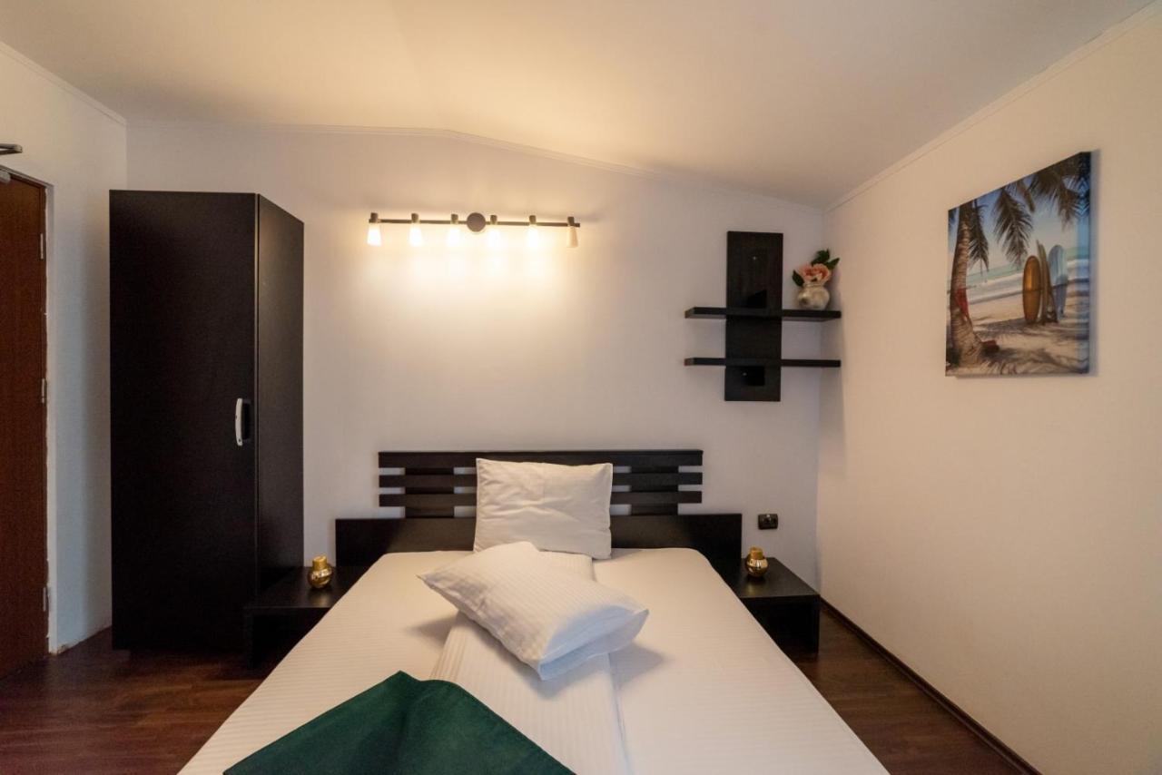 Escala Rooms Ghimbav Екстер'єр фото