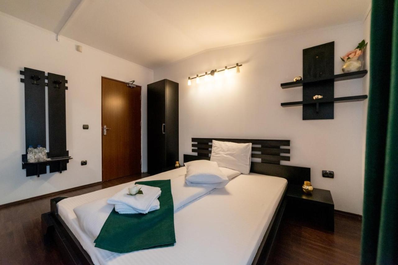 Escala Rooms Ghimbav Екстер'єр фото