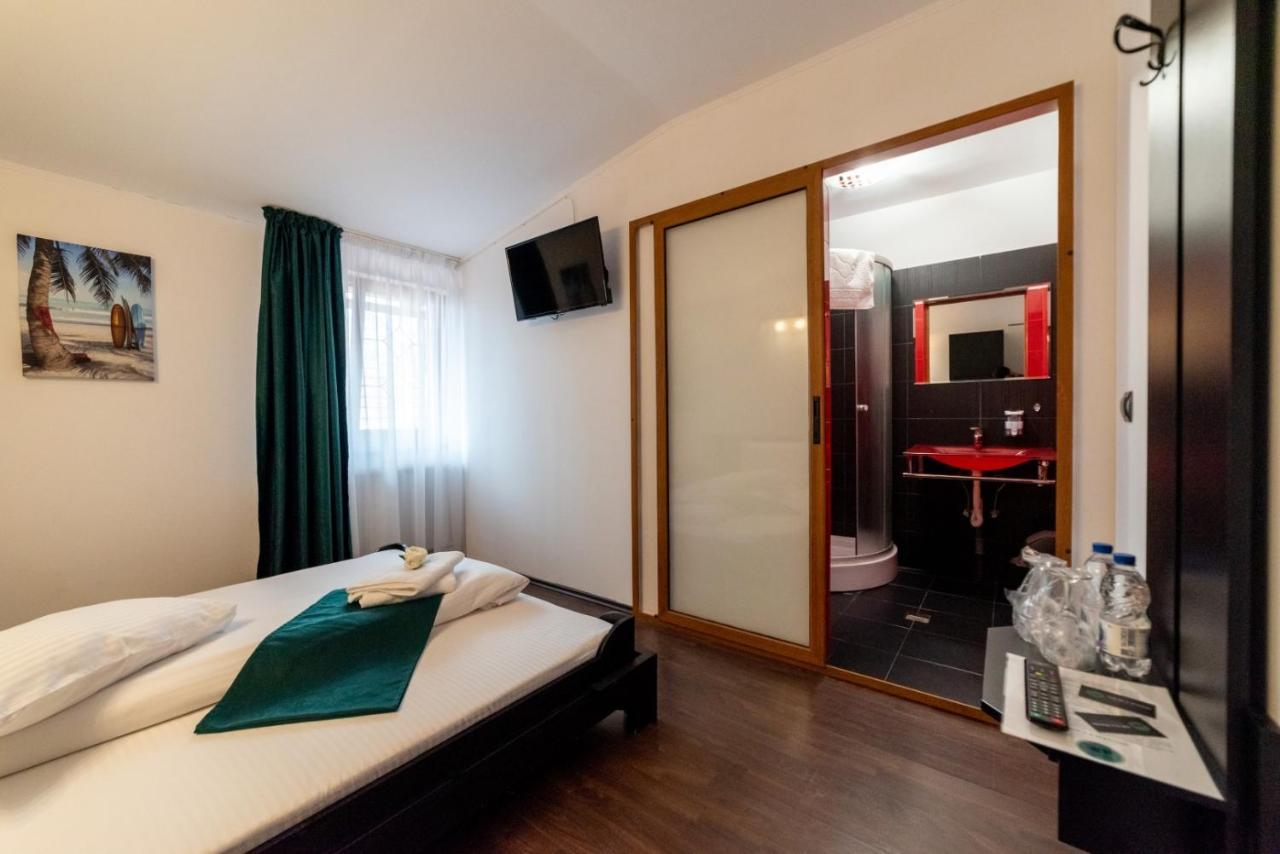 Escala Rooms Ghimbav Екстер'єр фото