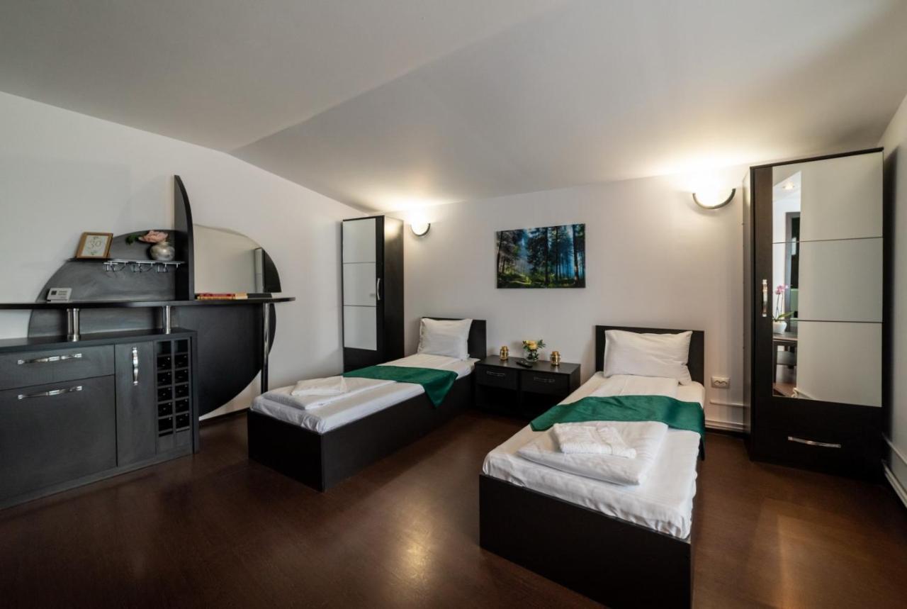 Escala Rooms Ghimbav Екстер'єр фото