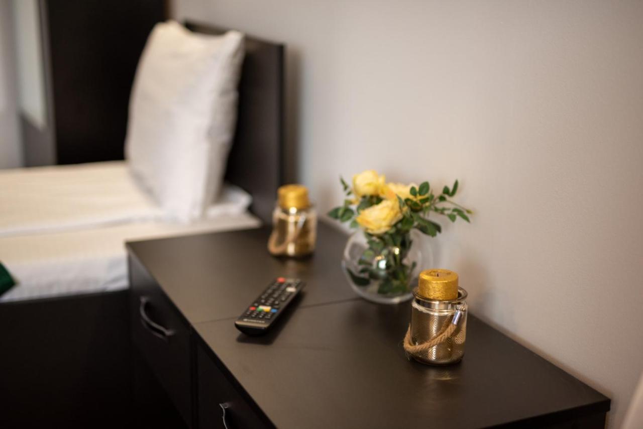 Escala Rooms Ghimbav Екстер'єр фото