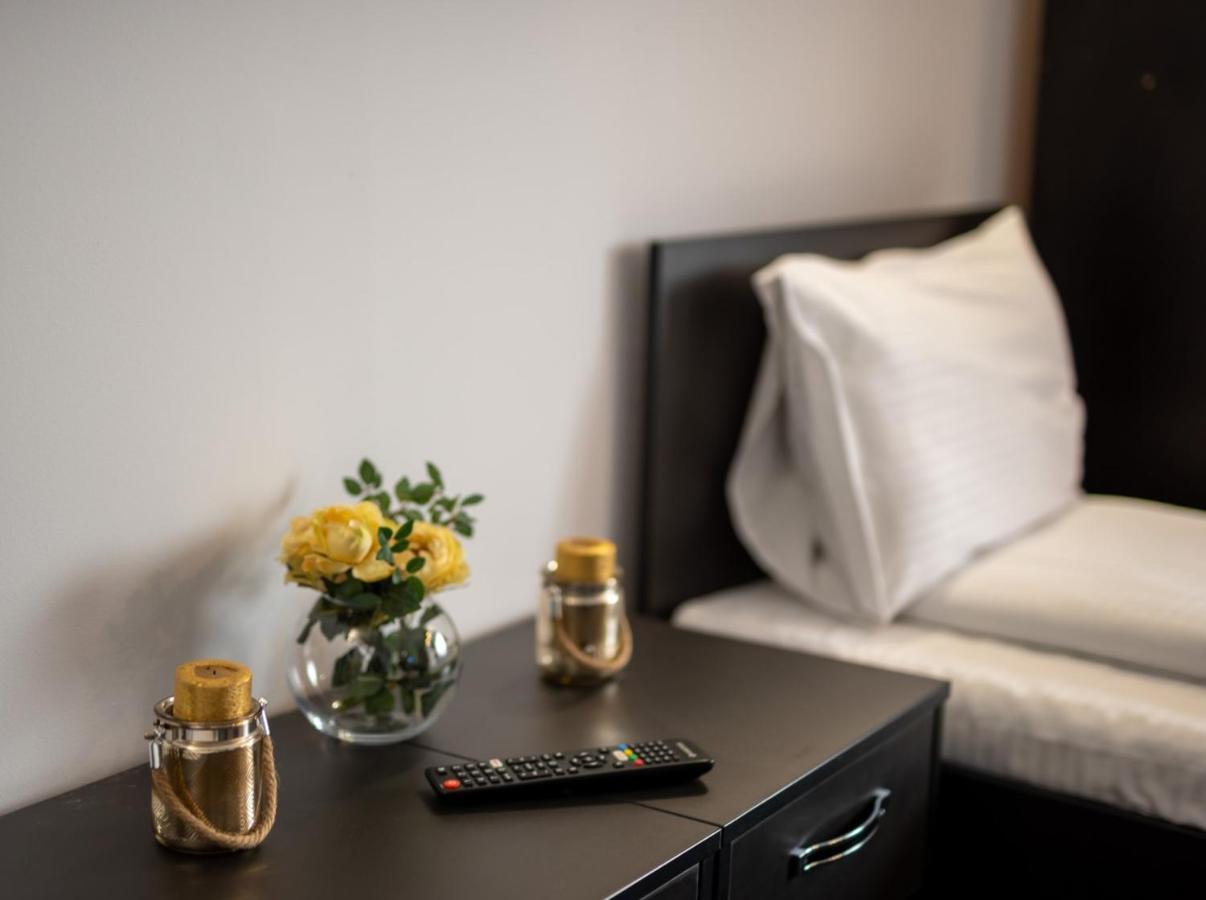 Escala Rooms Ghimbav Екстер'єр фото