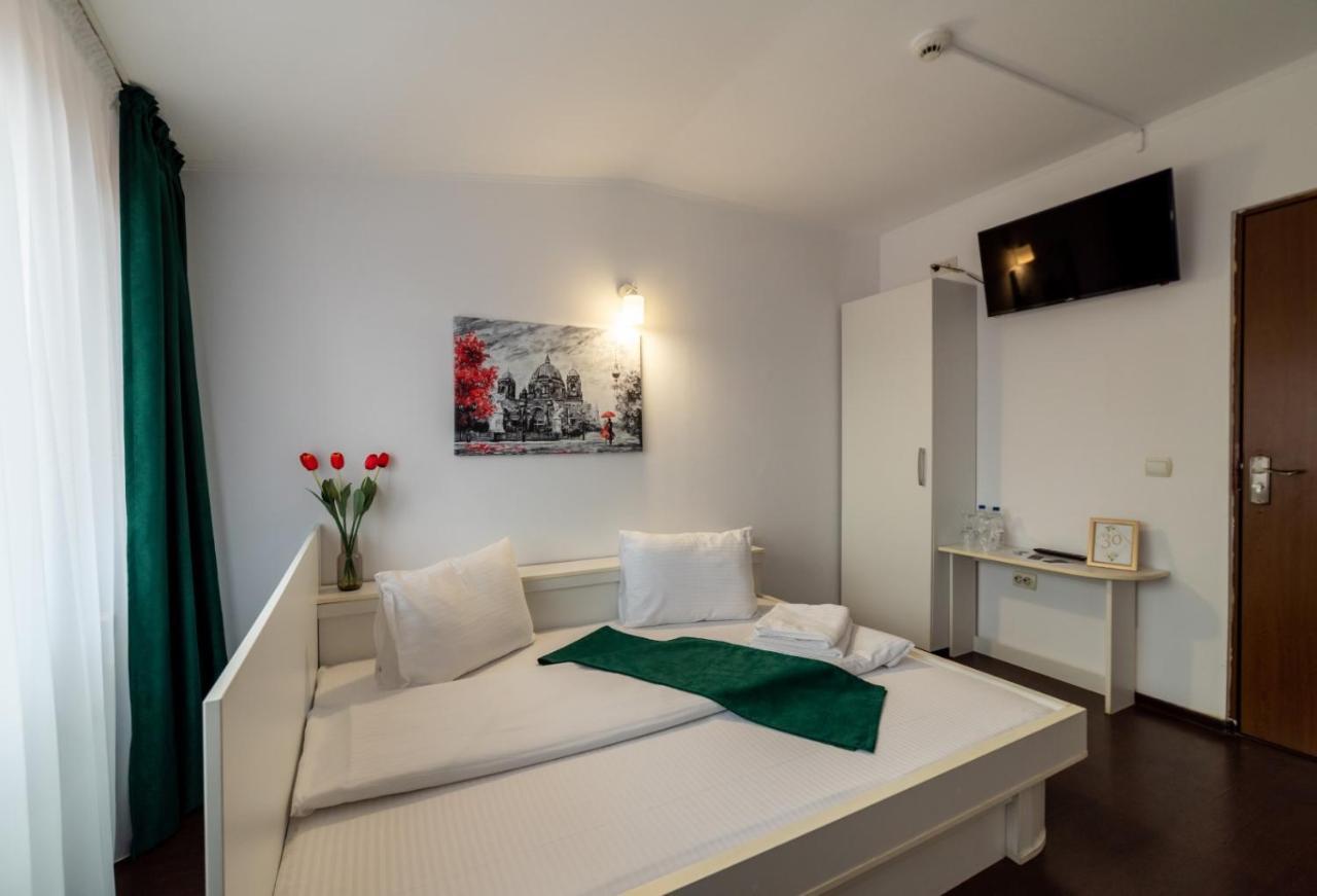 Escala Rooms Ghimbav Екстер'єр фото