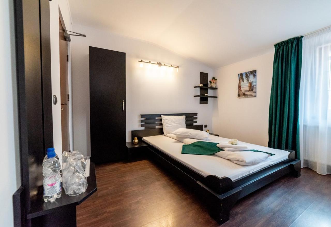 Escala Rooms Ghimbav Екстер'єр фото