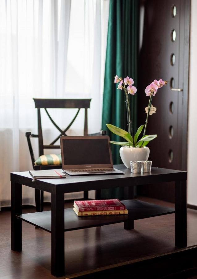 Escala Rooms Ghimbav Екстер'єр фото
