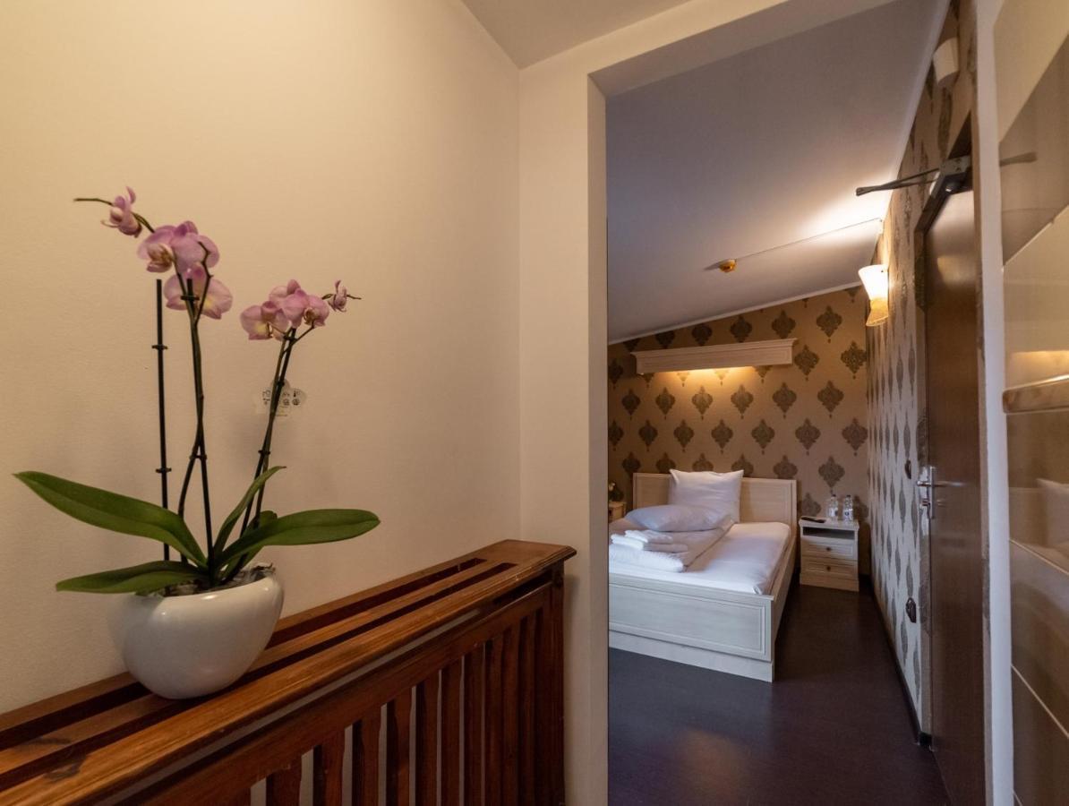Escala Rooms Ghimbav Екстер'єр фото