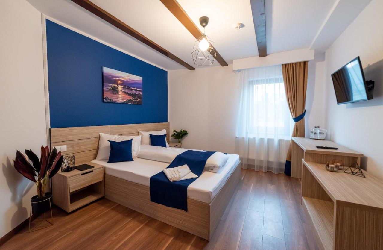 Escala Rooms Ghimbav Екстер'єр фото
