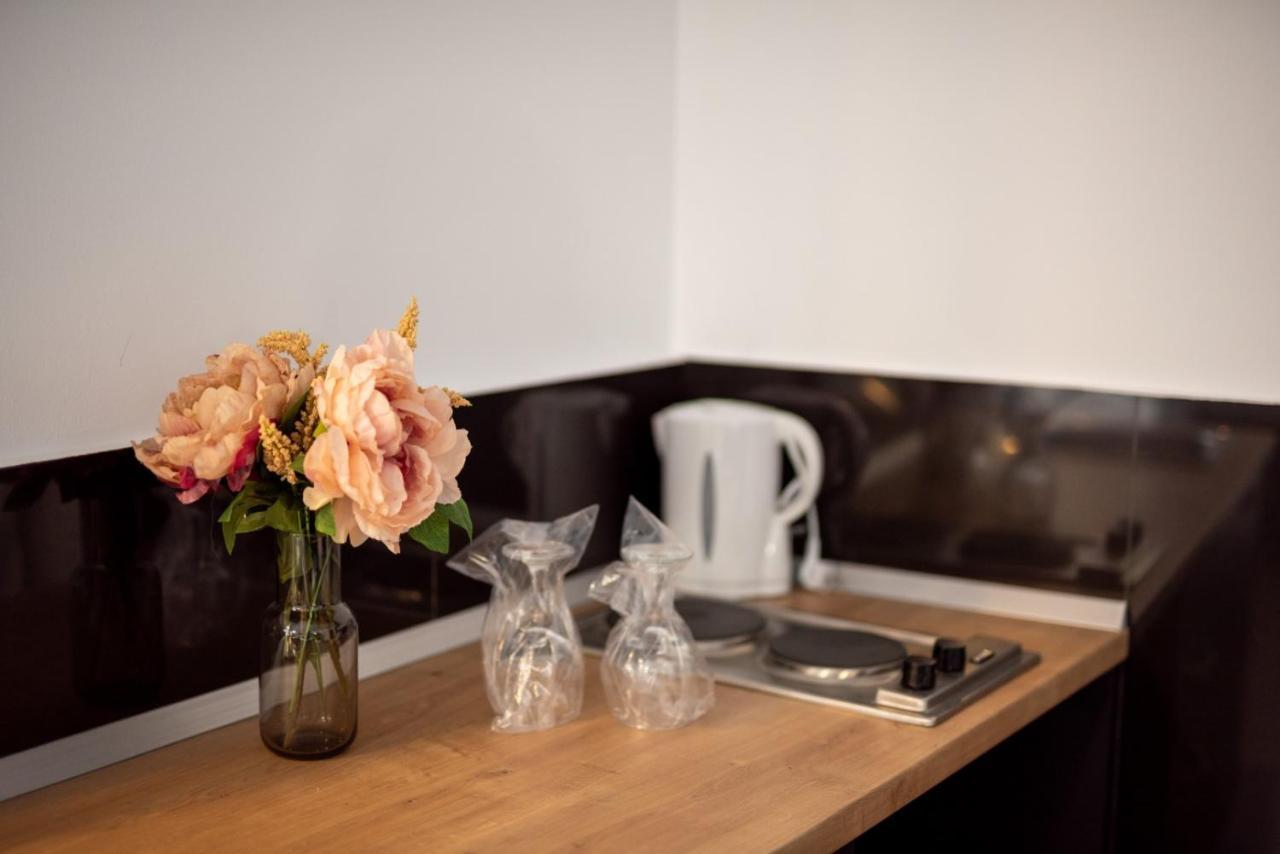 Escala Rooms Ghimbav Екстер'єр фото