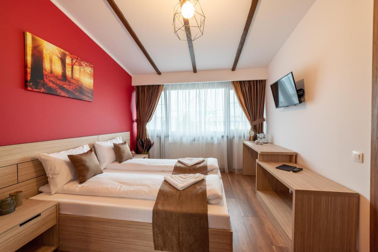 Escala Rooms Ghimbav Екстер'єр фото