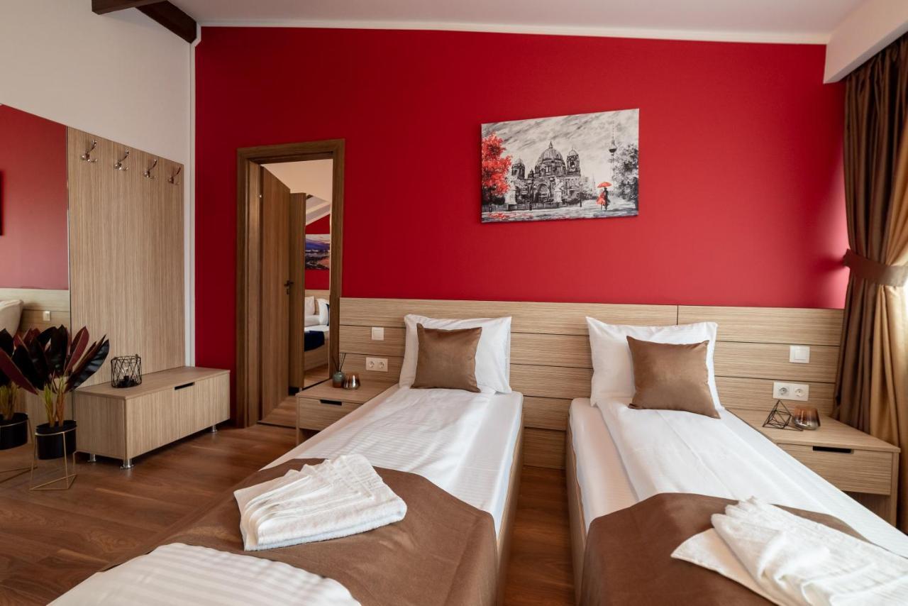 Escala Rooms Ghimbav Екстер'єр фото