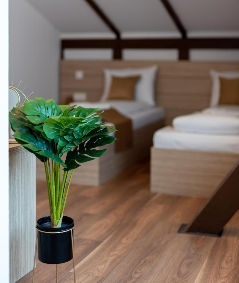Escala Rooms Ghimbav Екстер'єр фото